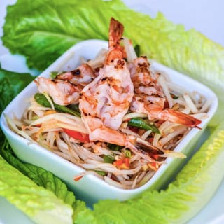 Som Tum Salad (Papaya Salad) (Mild Spicy)