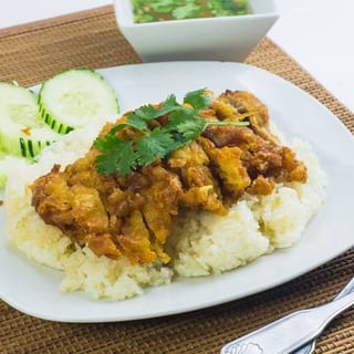 Kao-Mun-Kai (Thai Style Chicken Over Rice)
