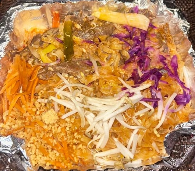 Combination Pad Thai Noodle.